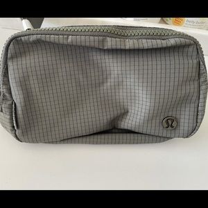 BRAND NEW lululemon everywhere belt bag